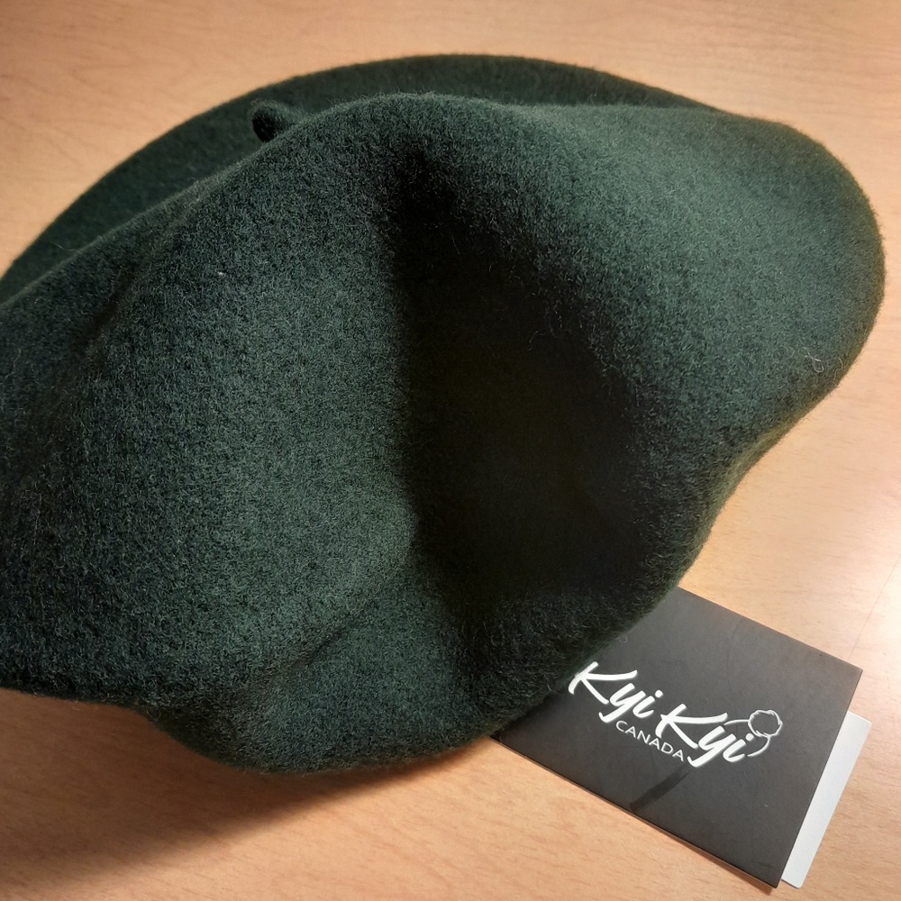 Kyi Kyi Womens wool French beret  NWT
